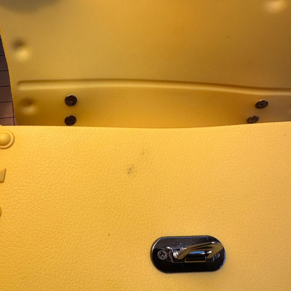 Yellow Purse - Picture 10 of 10